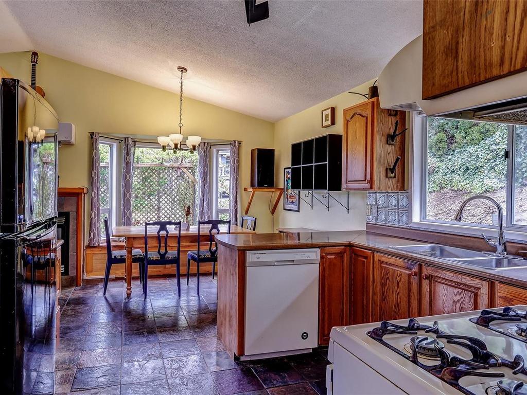 









517


Doreen

Pl,
Nanaimo,




BC
V9T 4S1

