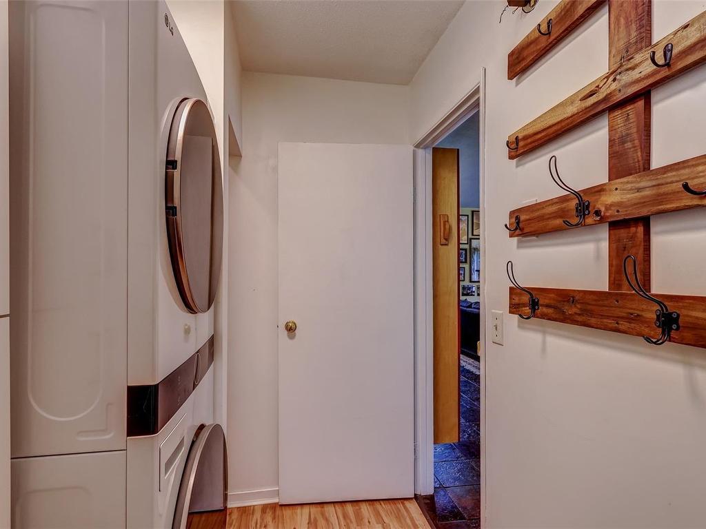









517


Doreen

Pl,
Nanaimo,




BC
V9T 4S1

