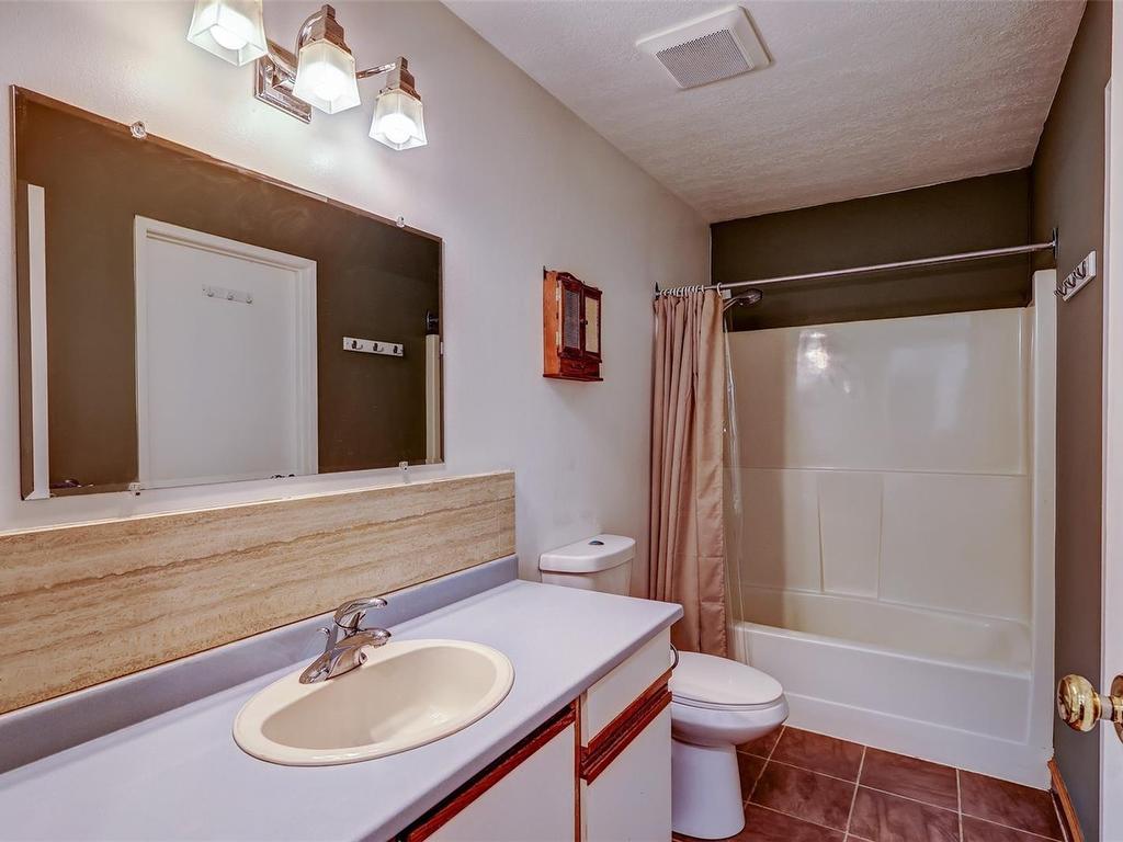









517


Doreen

Pl,
Nanaimo,




BC
V9T 4S1

