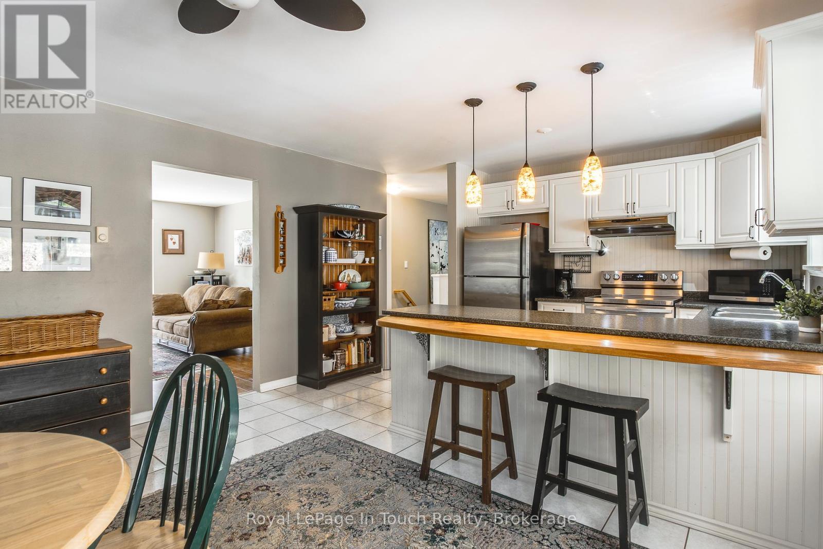 












119 SILVER BIRCH DRIVE

,
Tiny,




Ontario
L9M0M6

