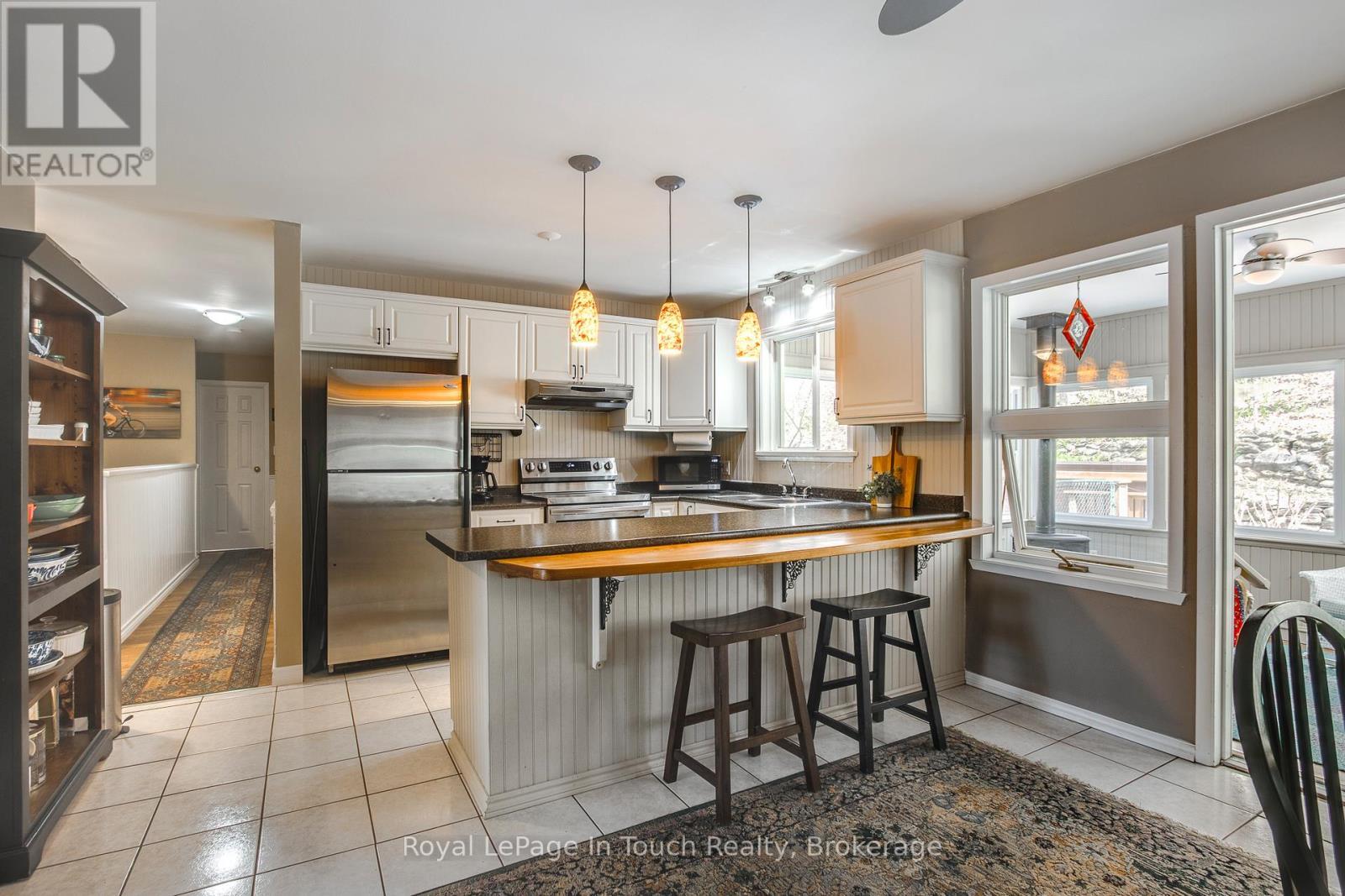 












119 SILVER BIRCH DRIVE

,
Tiny,




Ontario
L9M0M6

