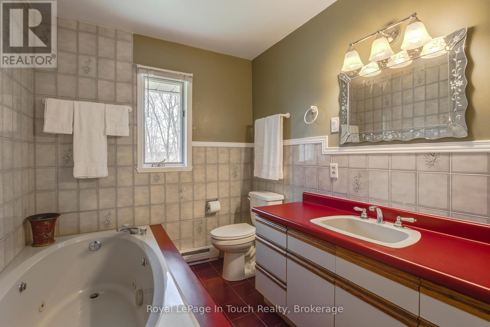 












119 SILVER BIRCH DRIVE

,
Tiny,




Ontario
L9M0M6

