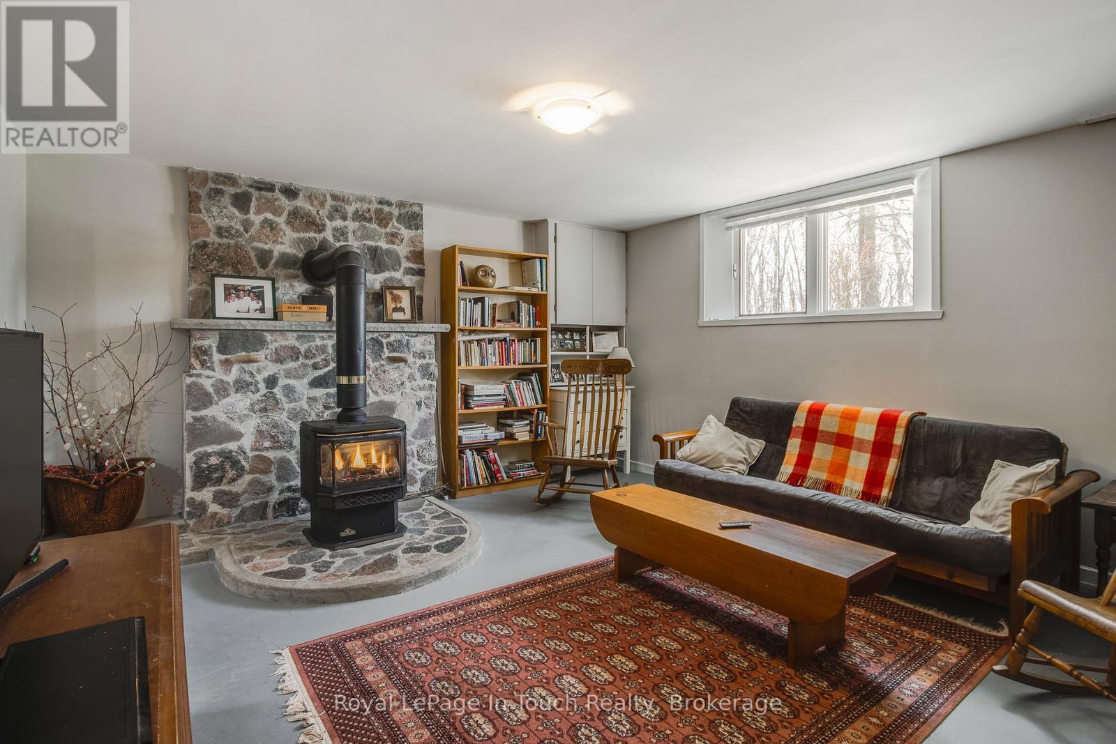 












119 SILVER BIRCH DRIVE

,
Tiny,




Ontario
L9M0M6

