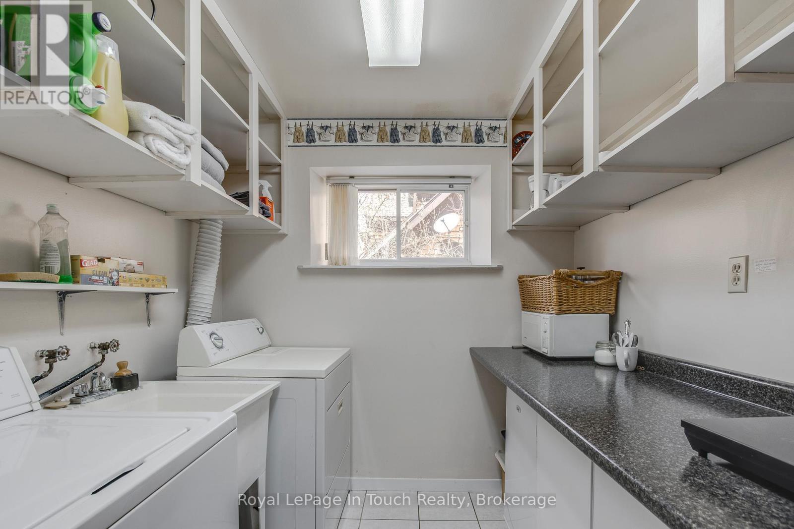 












119 SILVER BIRCH DRIVE

,
Tiny,




Ontario
L9M0M6

