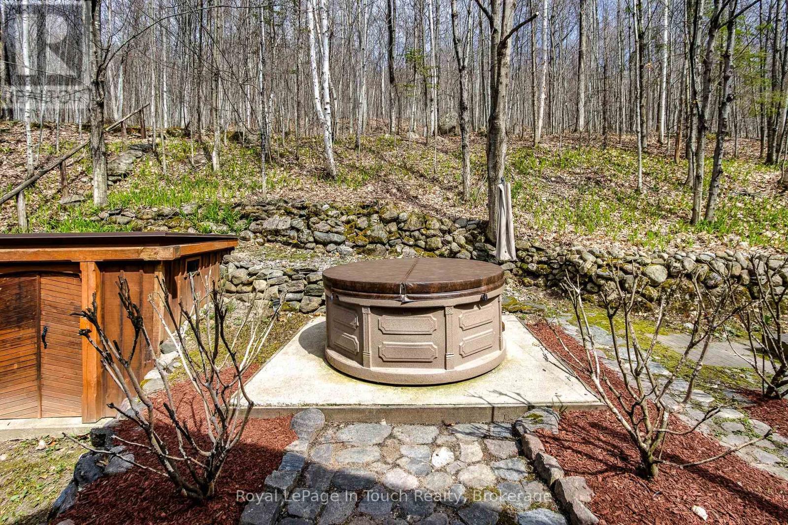 












119 SILVER BIRCH DRIVE

,
Tiny,




Ontario
L9M0M6

