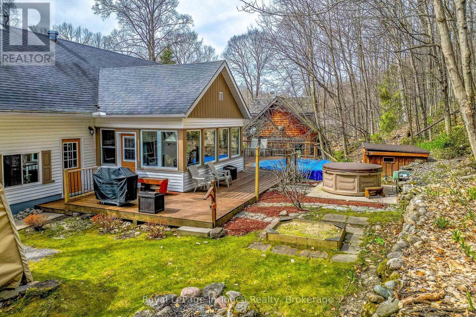 












119 SILVER BIRCH DRIVE

,
Tiny,




Ontario
L9M0M6

