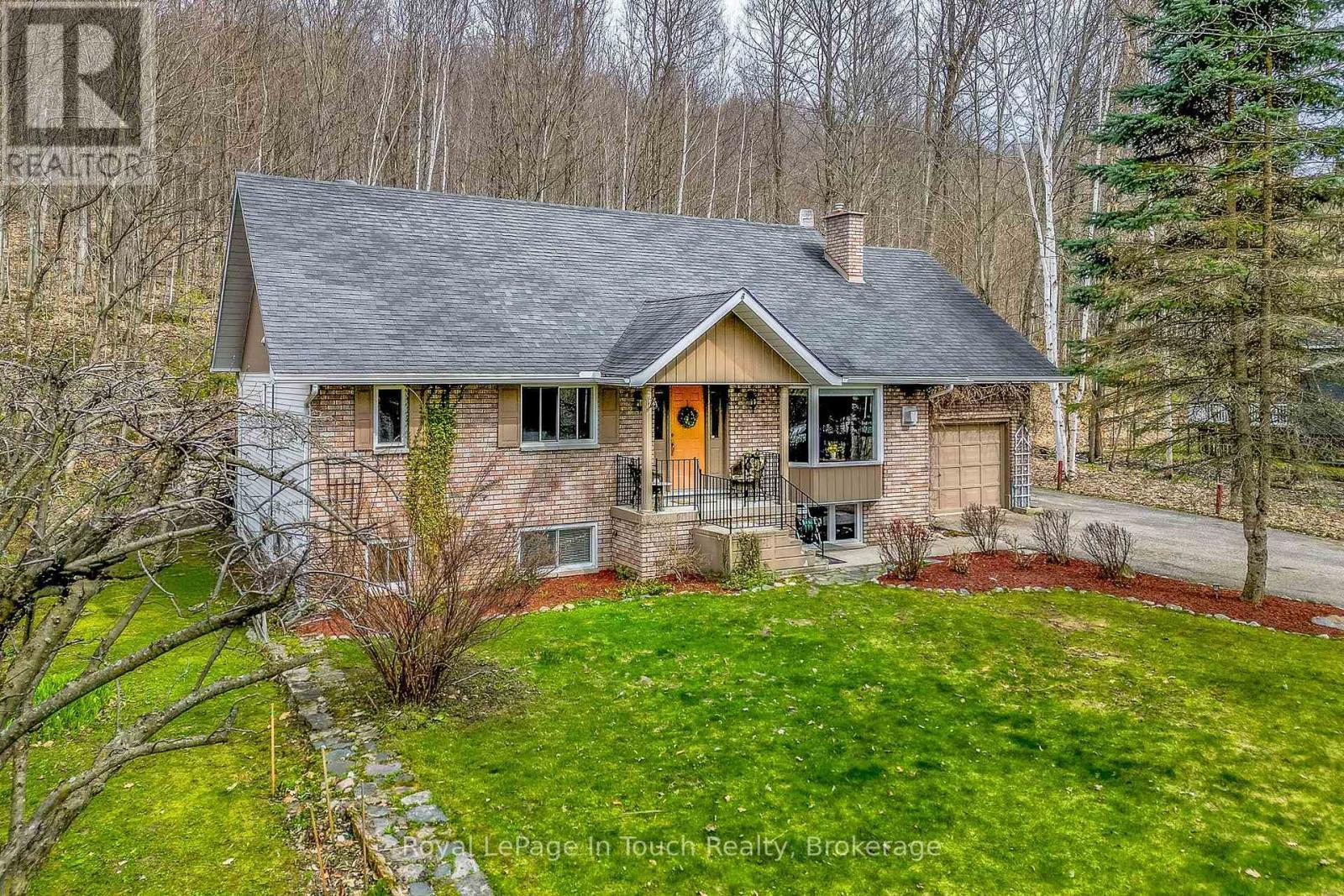 












119 SILVER BIRCH DRIVE

,
Tiny,




Ontario
L9M0M6


