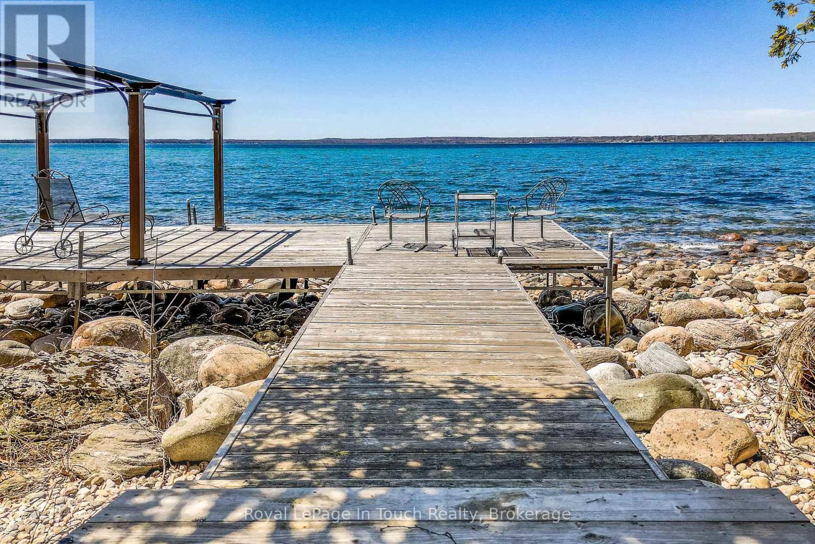 












130 MELISSA LANE

,
Tiny,




Ontario
L9M0T8

