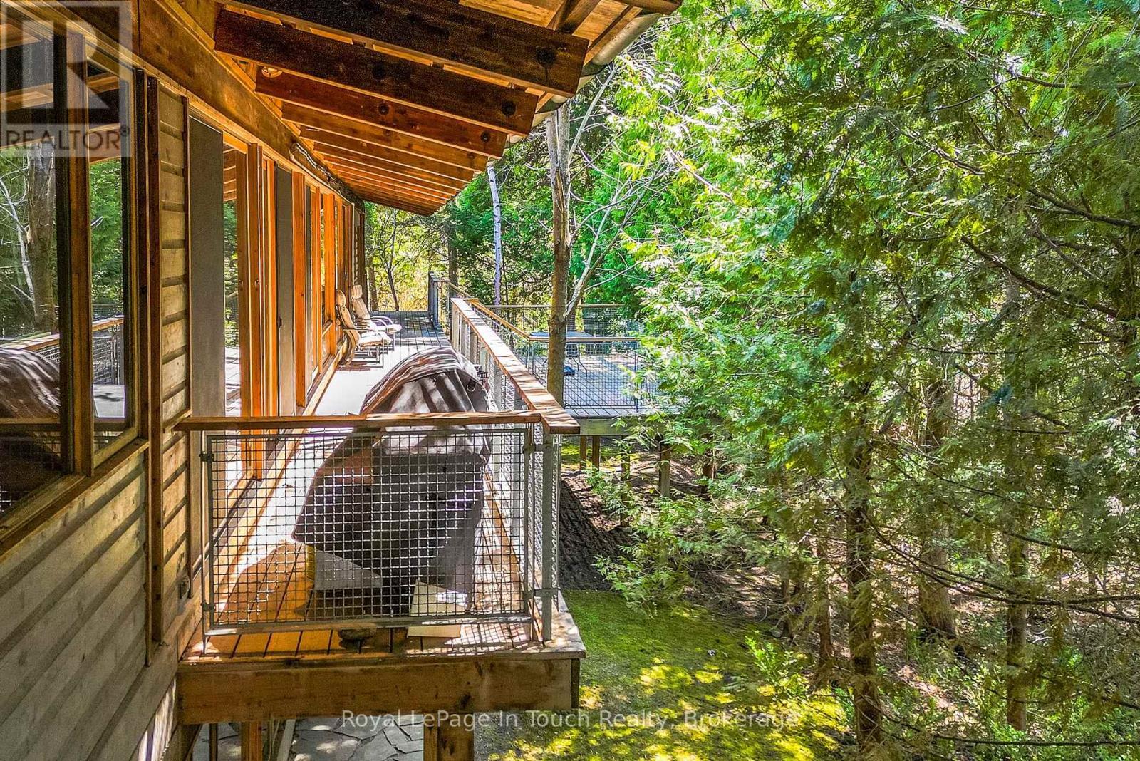 












130 MELISSA LANE

,
Tiny,




Ontario
L9M0T8

