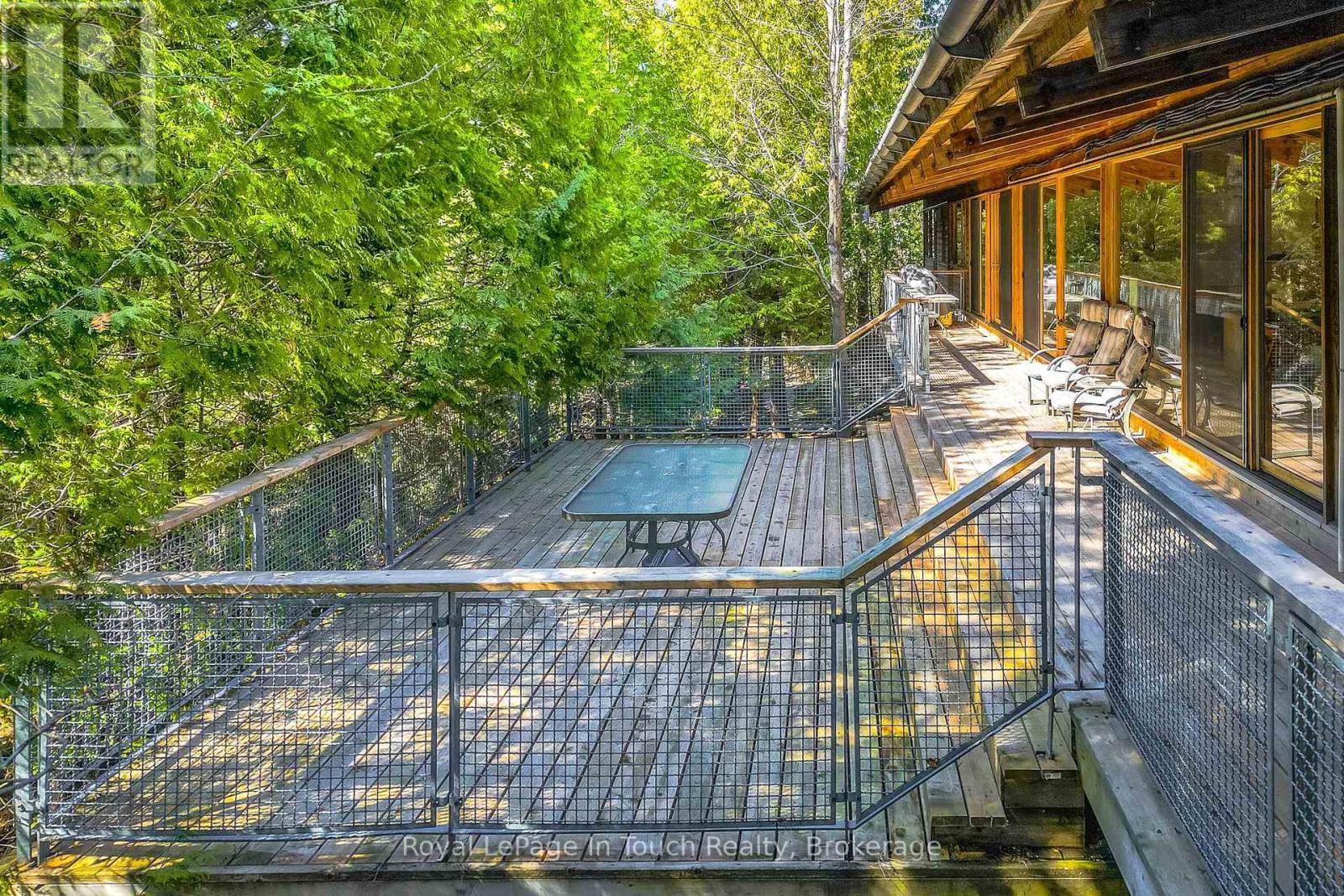 












130 MELISSA LANE

,
Tiny,




Ontario
L9M0T8

