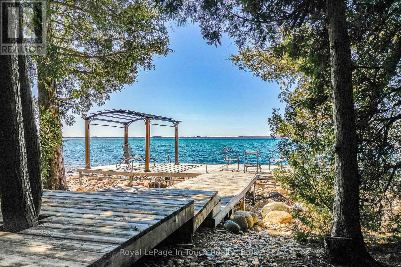 












130 MELISSA LANE

,
Tiny,




Ontario
L9M0T8

