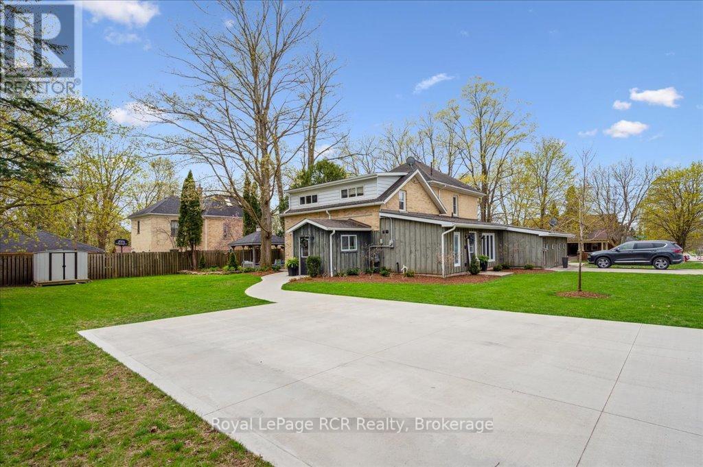 












204 DURHAM STREET E

,
Wellington North (Mount Forest),




Ontario
N0G2L2

