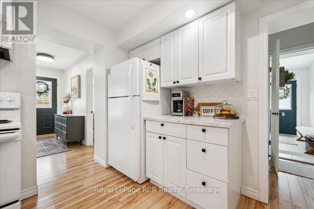 












204 DURHAM STREET E

,
Wellington North (Mount Forest),




Ontario
N0G2L2

