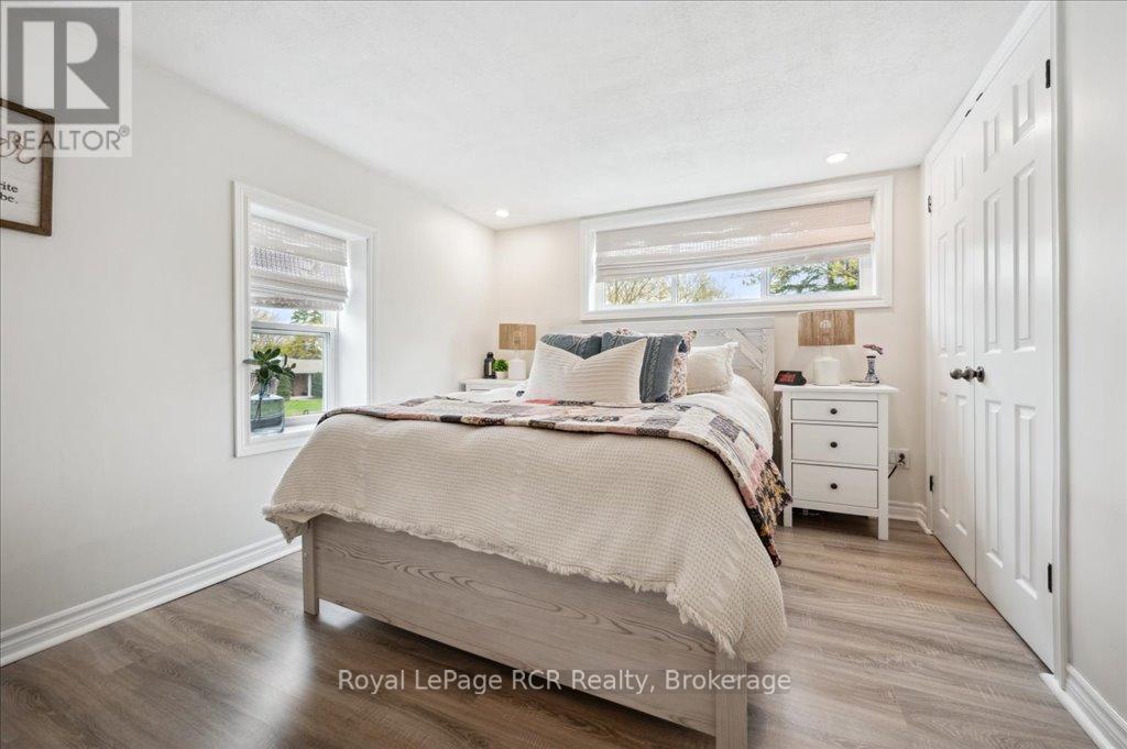 












204 DURHAM STREET E

,
Wellington North (Mount Forest),




Ontario
N0G2L2

