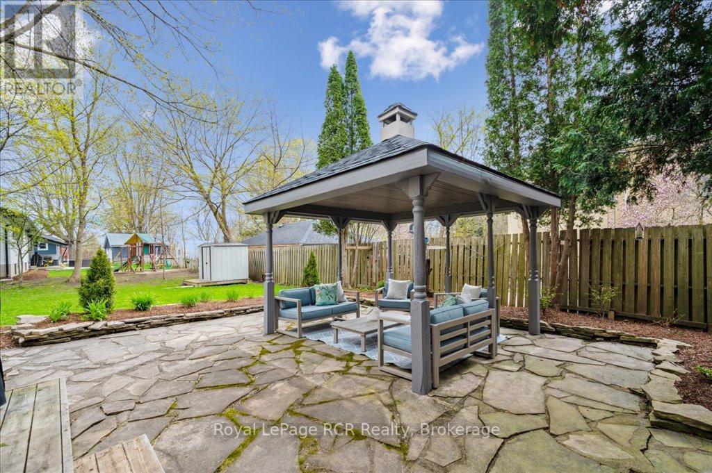 












204 DURHAM STREET E

,
Wellington North (Mount Forest),




Ontario
N0G2L2

