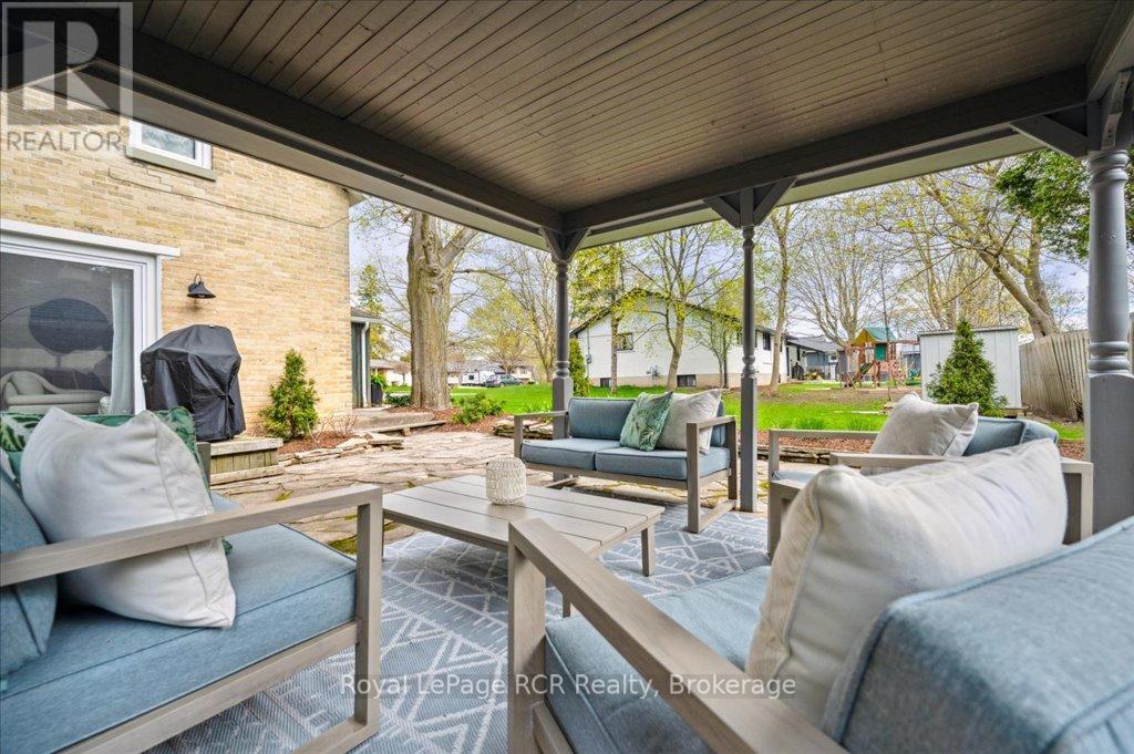 












204 DURHAM STREET E

,
Wellington North (Mount Forest),




Ontario
N0G2L2

