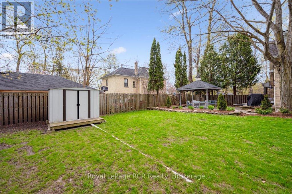 












204 DURHAM STREET E

,
Wellington North (Mount Forest),




Ontario
N0G2L2

