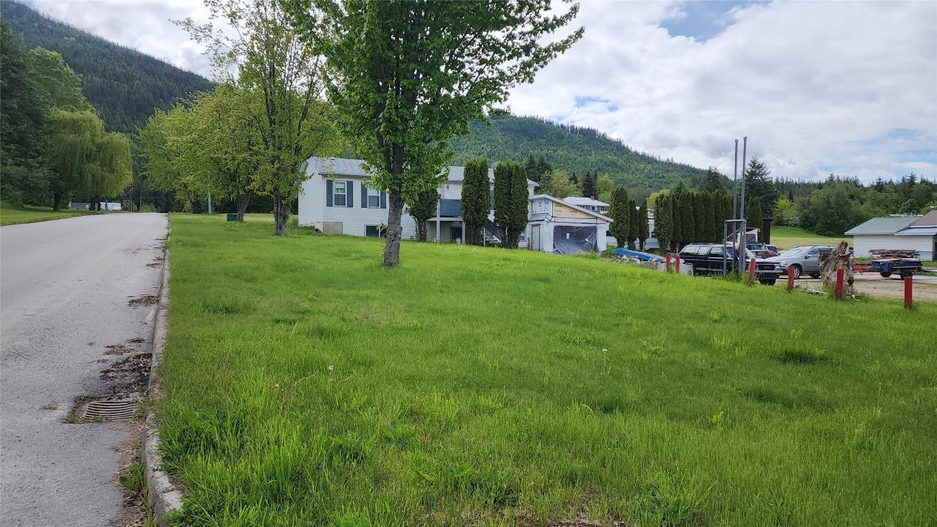 









129


Oak

Street,
Fauquier,




BC
V0G 1K0

