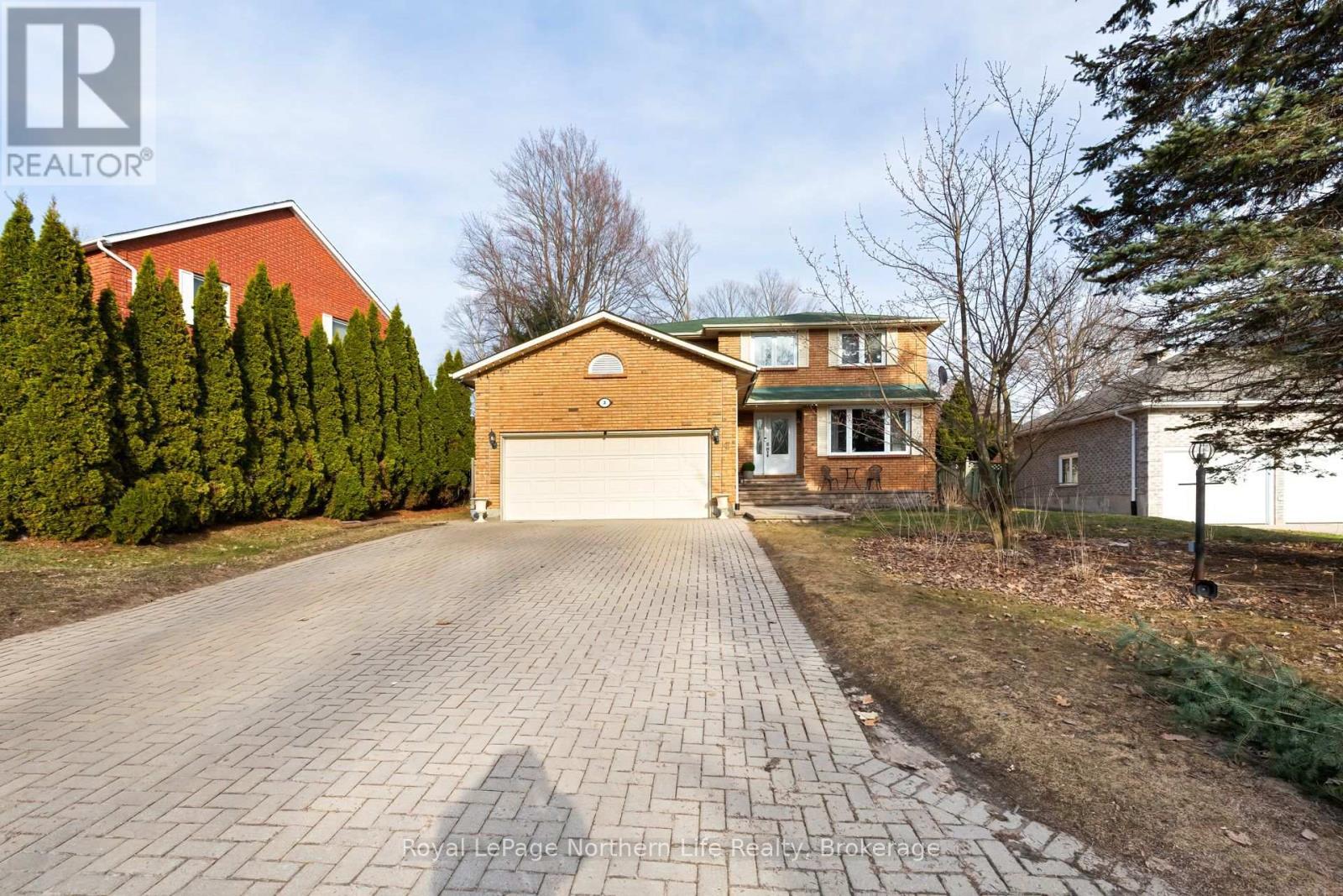 












3 CANTERBURY CRESCENT

,
North Bay (Airport),




Ontario
P1C1K6

