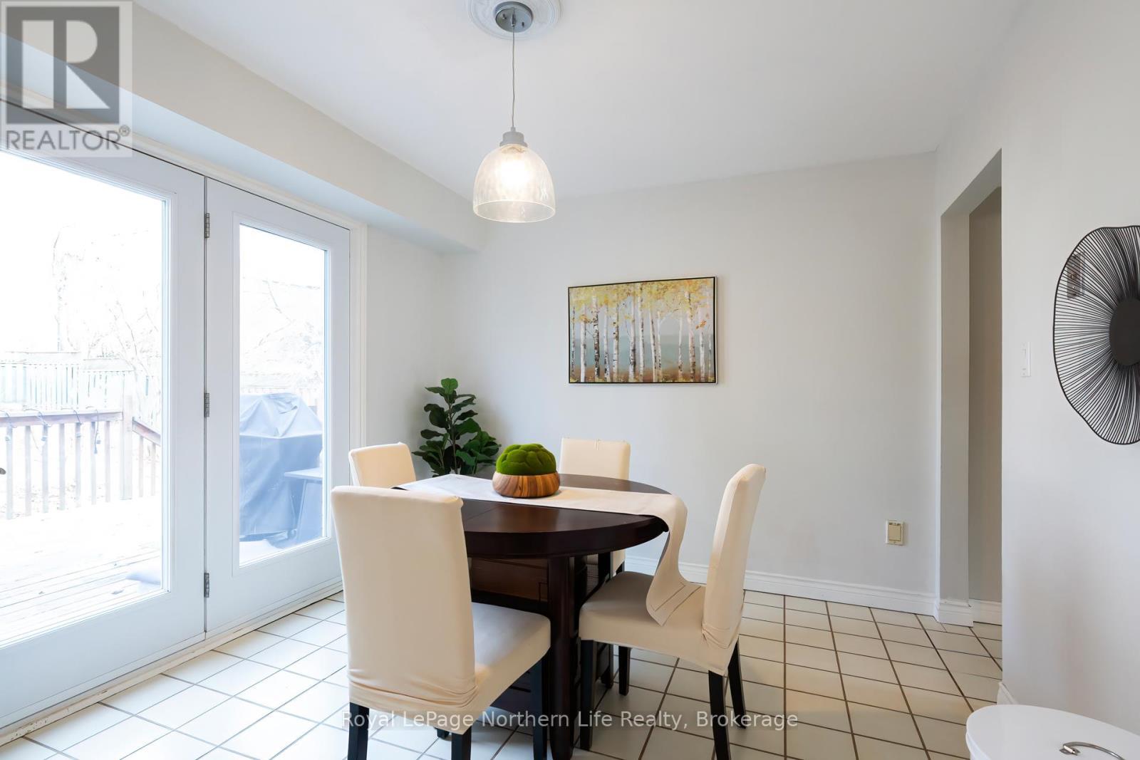 












3 CANTERBURY CRESCENT

,
North Bay (Airport),




Ontario
P1C1K6

