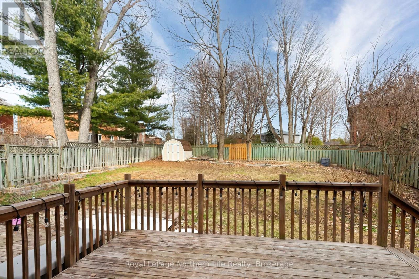 












3 CANTERBURY CRESCENT

,
North Bay (Airport),




Ontario
P1C1K6


