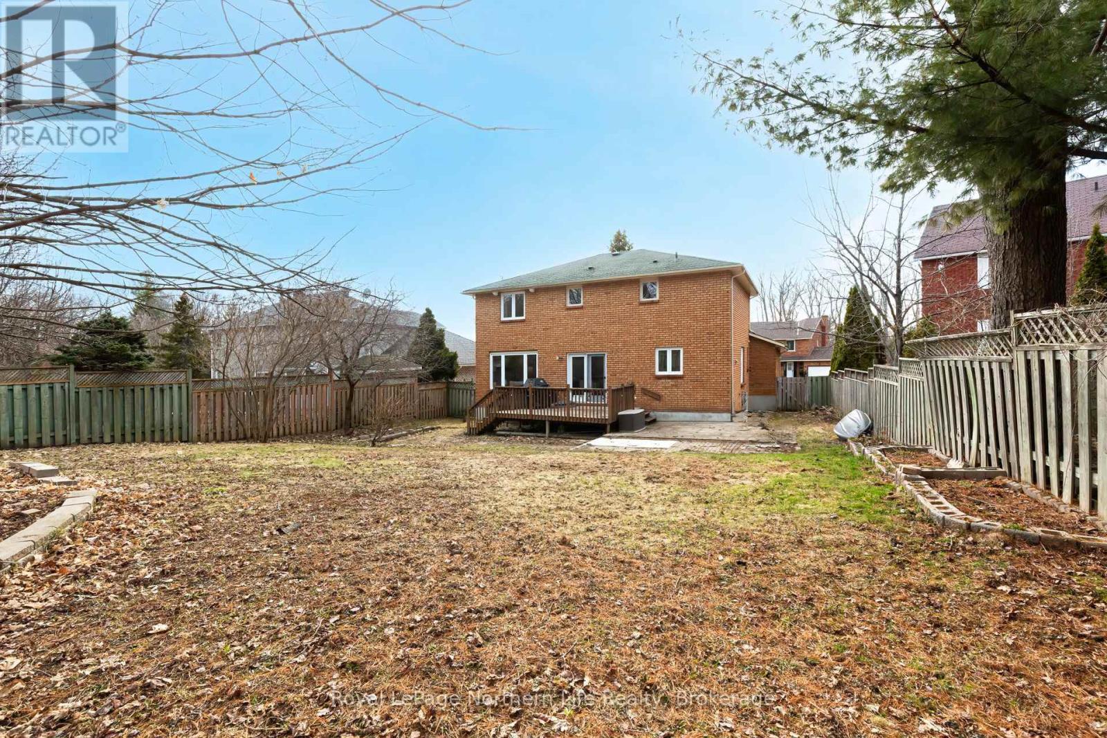 












3 CANTERBURY CRESCENT

,
North Bay (Airport),




Ontario
P1C1K6


