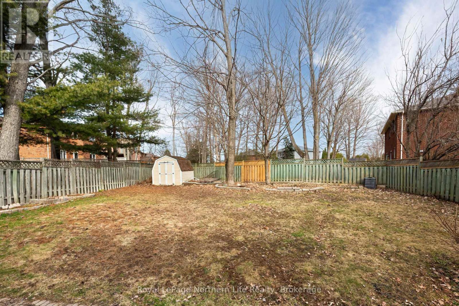 












3 CANTERBURY CRESCENT

,
North Bay (Airport),




Ontario
P1C1K6

