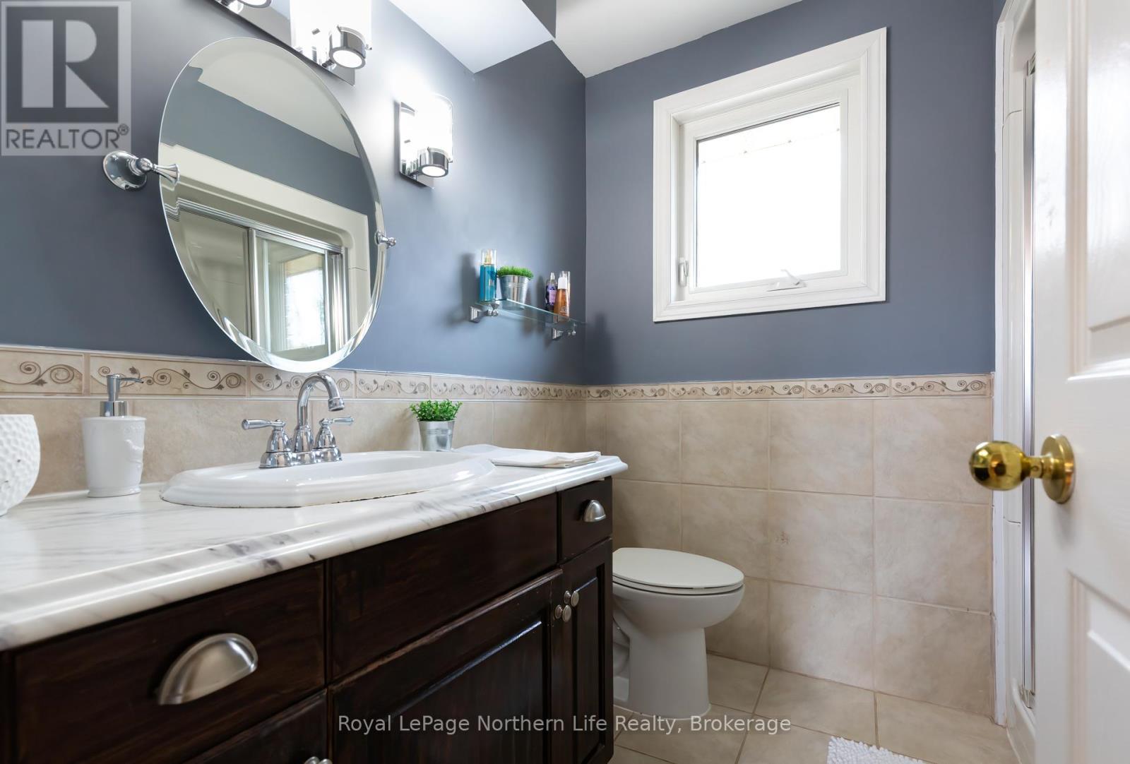












3 CANTERBURY CRESCENT

,
North Bay (Airport),




Ontario
P1C1K6


