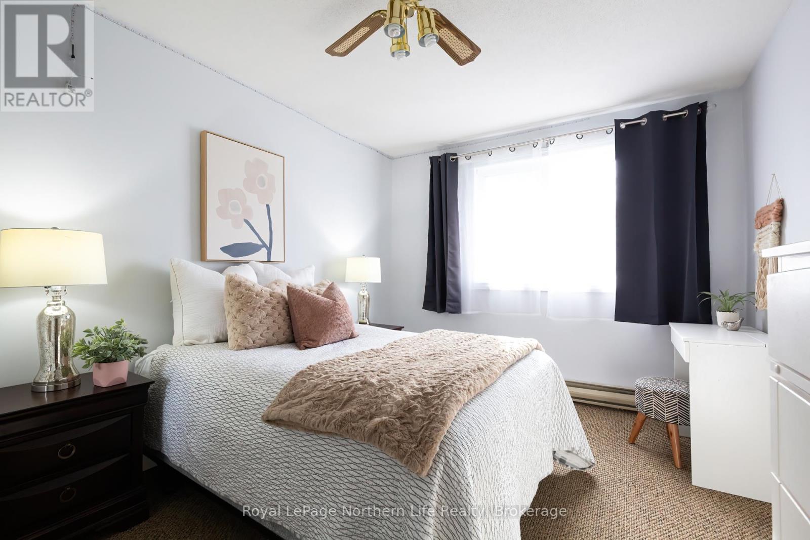 












3 CANTERBURY CRESCENT

,
North Bay (Airport),




Ontario
P1C1K6

