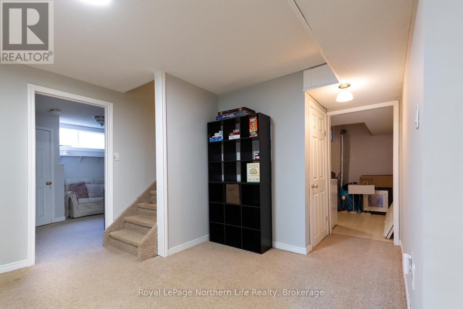 












3 CANTERBURY CRESCENT

,
North Bay (Airport),




Ontario
P1C1K6

