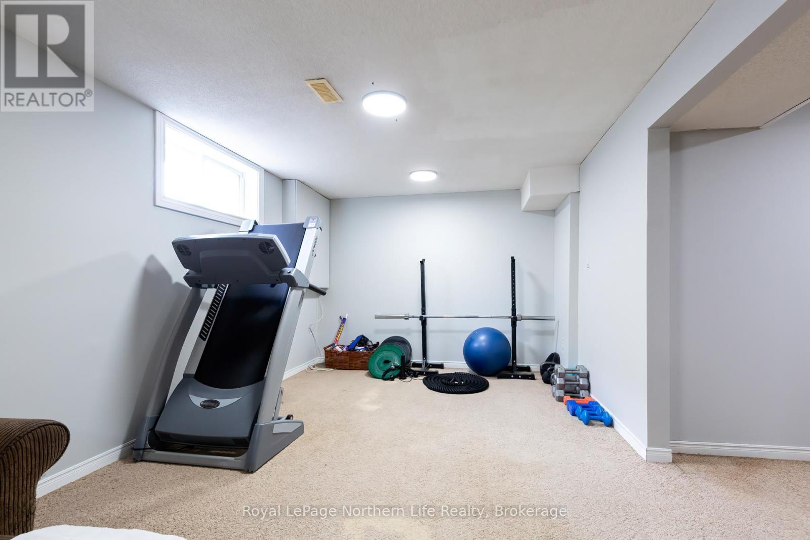 












3 CANTERBURY CRESCENT

,
North Bay (Airport),




Ontario
P1C1K6

