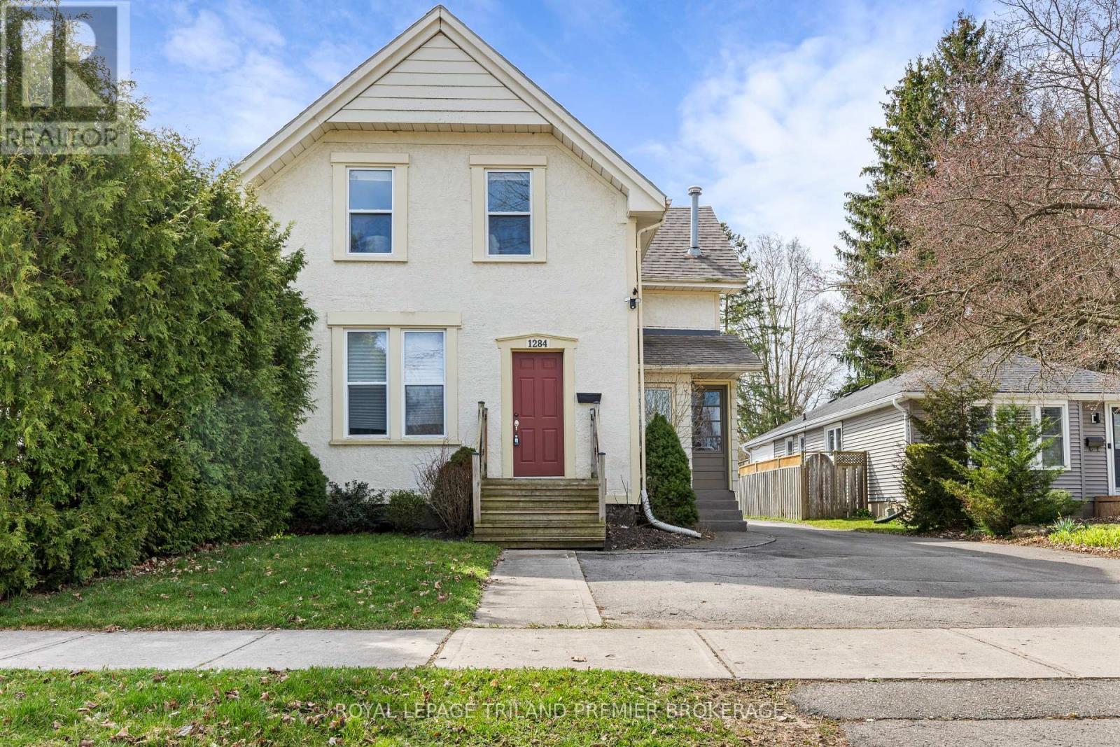 












1284 SPRINGBANK AVENUE

,
London South (South B),




Ontario
N6K1Z8


