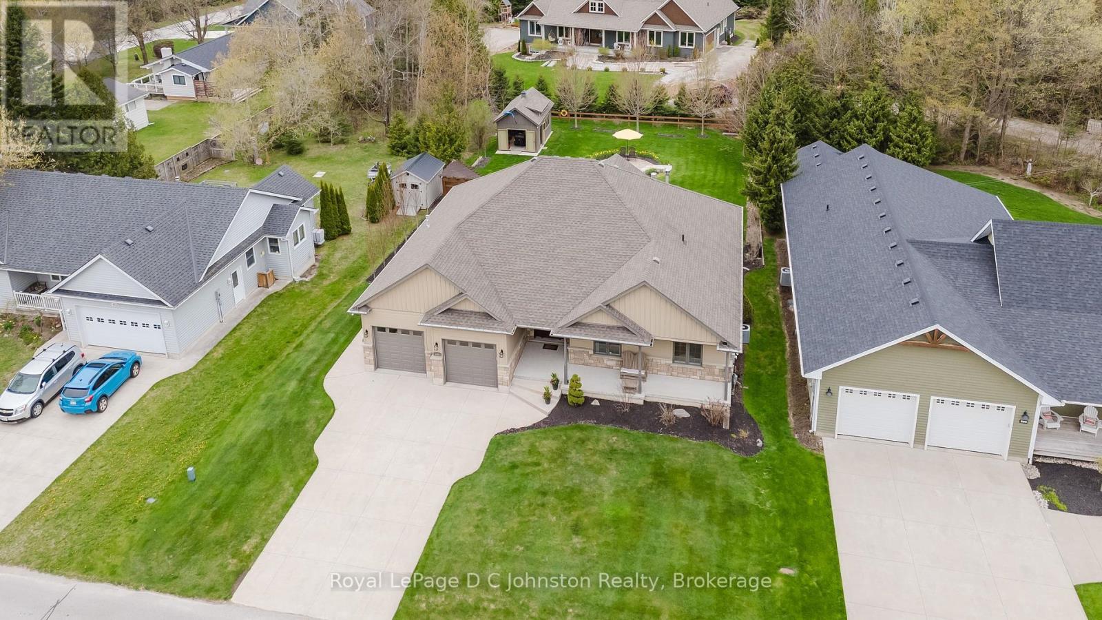 












396 MCNABB STREET

,
Saugeen Shores,




Ontario
N0H2L0

