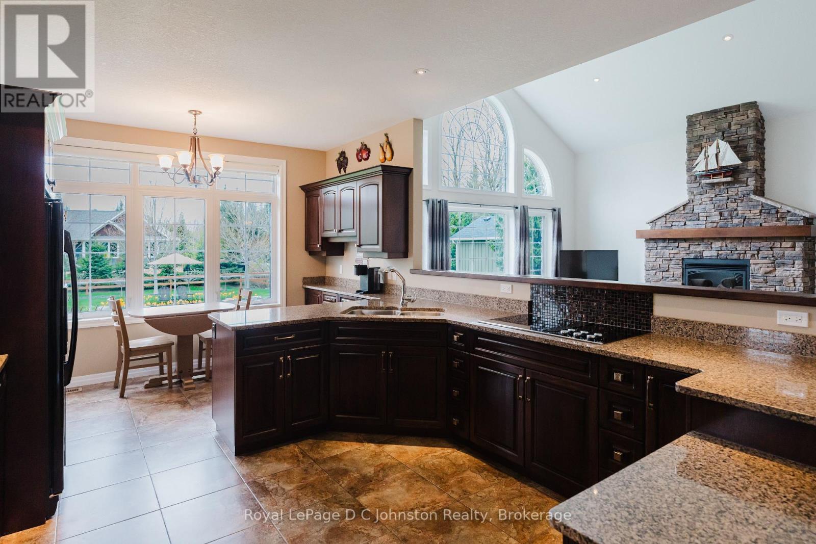 












396 MCNABB STREET

,
Saugeen Shores,




Ontario
N0H2L0


