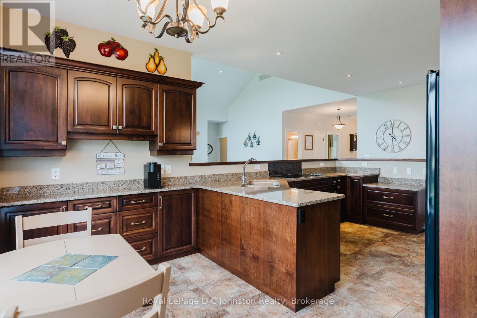 












396 MCNABB STREET

,
Saugeen Shores,




Ontario
N0H2L0


