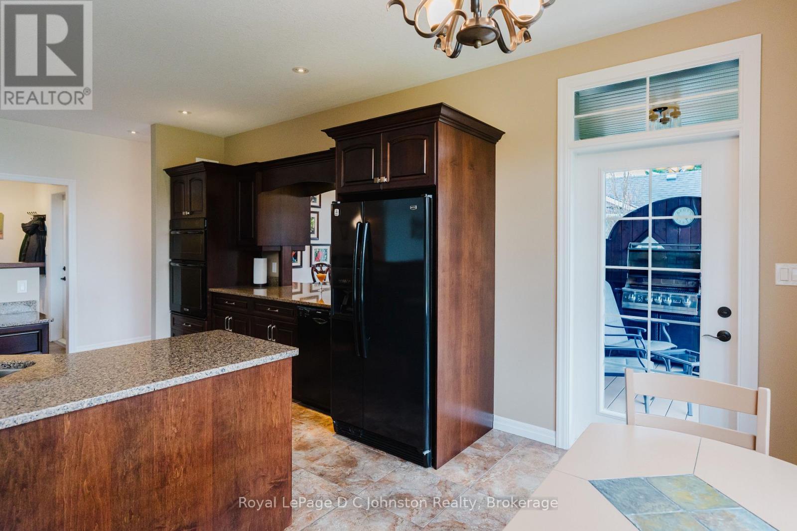 












396 MCNABB STREET

,
Saugeen Shores,




Ontario
N0H2L0

