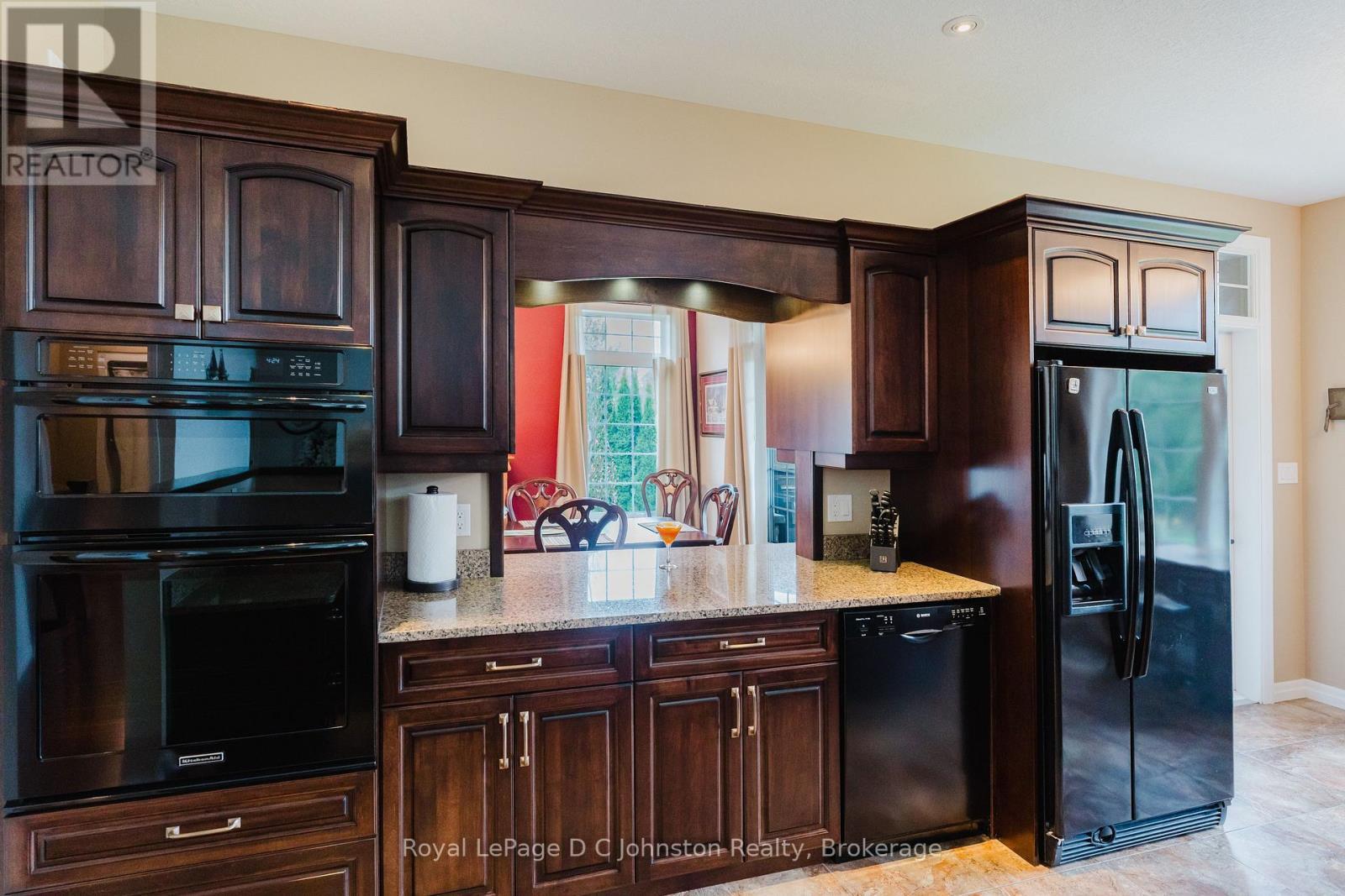 












396 MCNABB STREET

,
Saugeen Shores,




Ontario
N0H2L0

