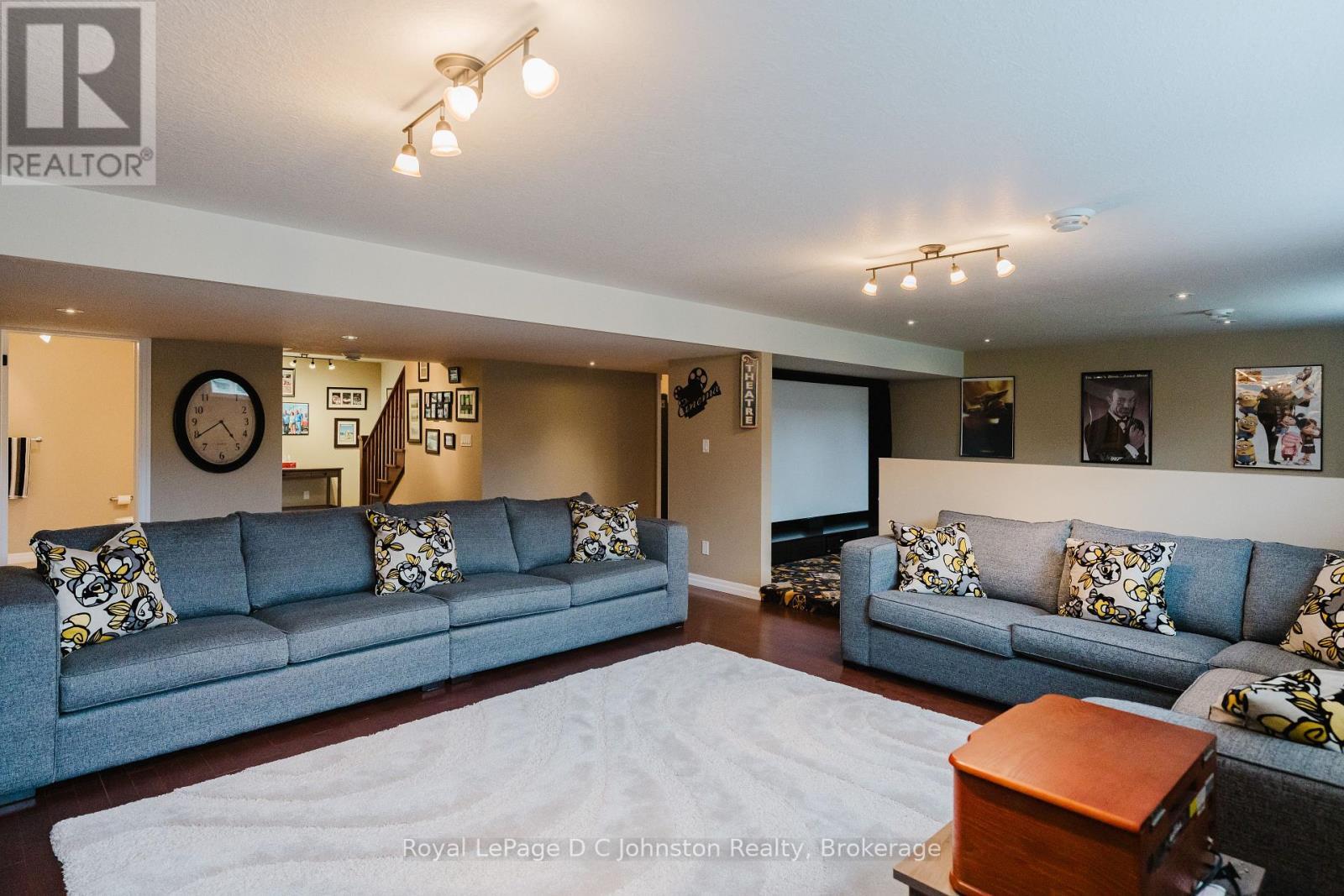 












396 MCNABB STREET

,
Saugeen Shores,




Ontario
N0H2L0

