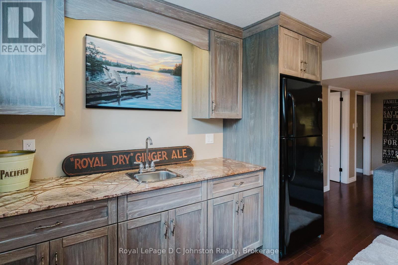












396 MCNABB STREET

,
Saugeen Shores,




Ontario
N0H2L0

