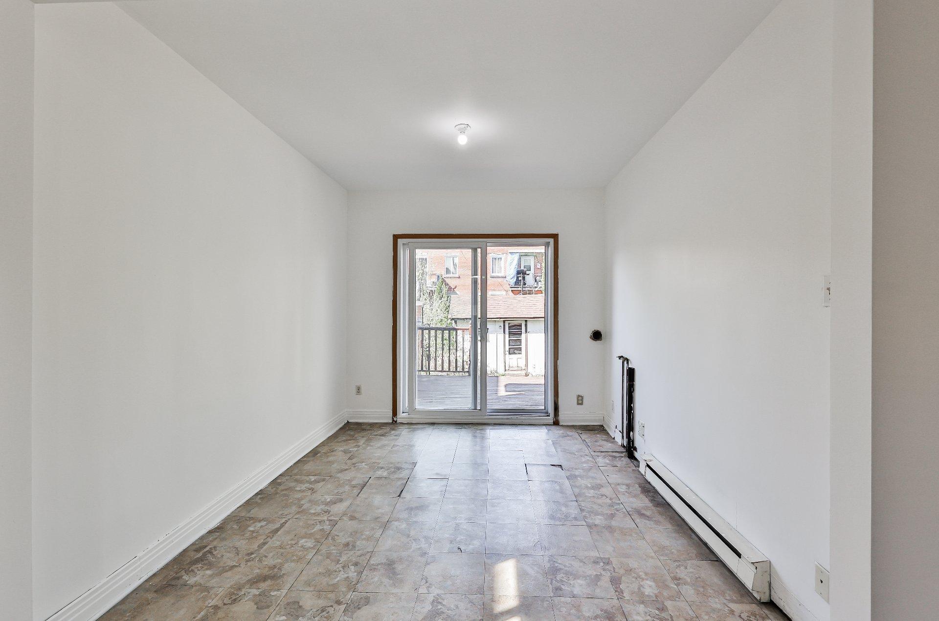 









11848Z


Av. Racette

,
Montréal (Montréal-Nord),







QC
H1G5J6

