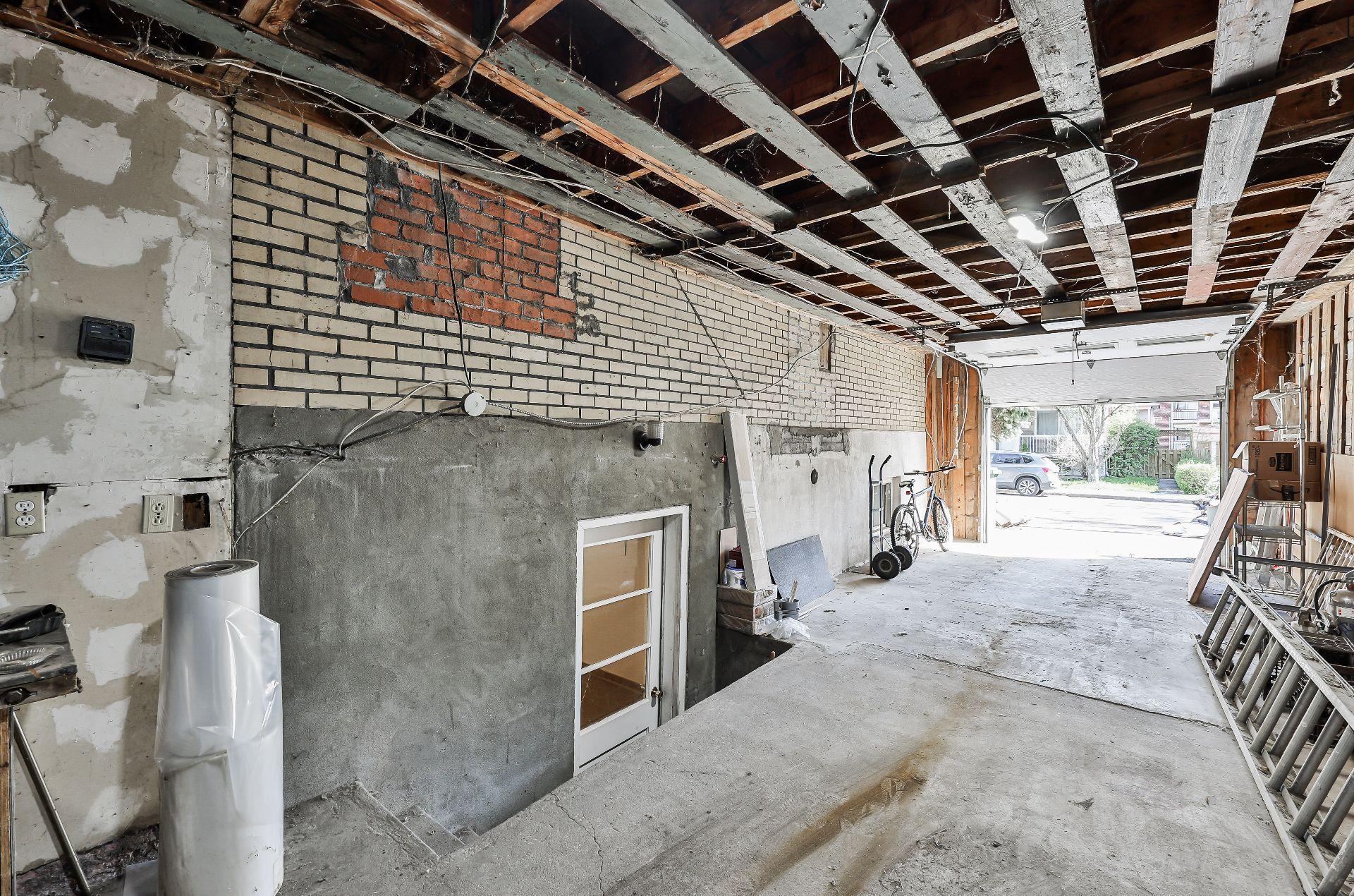 









11848Z


Av. Racette

,
Montréal (Montréal-Nord),







QC
H1G5J6

