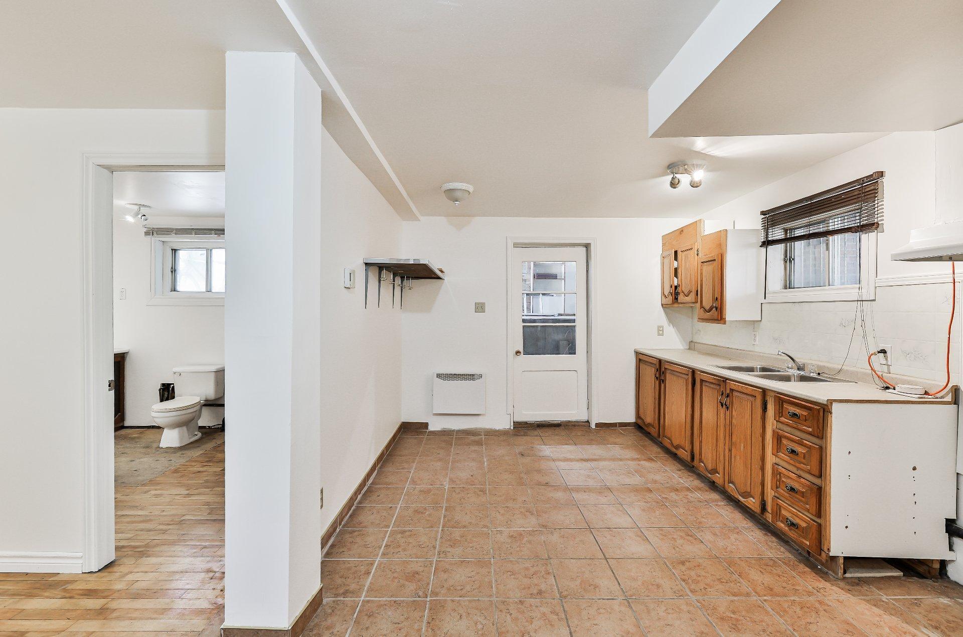 









11848Z


Av. Racette

,
Montréal (Montréal-Nord),







QC
H1G5J6

