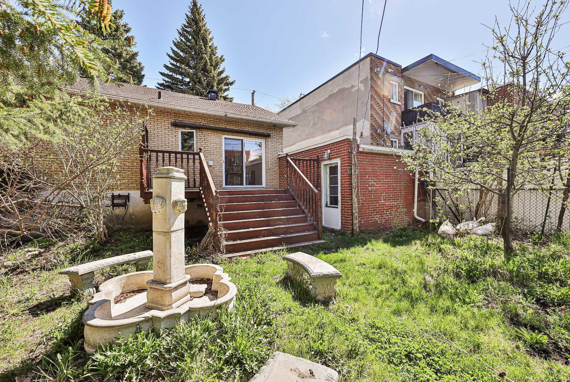 









11848Z


Av. Racette

,
Montréal (Montréal-Nord),







QC
H1G5J6

