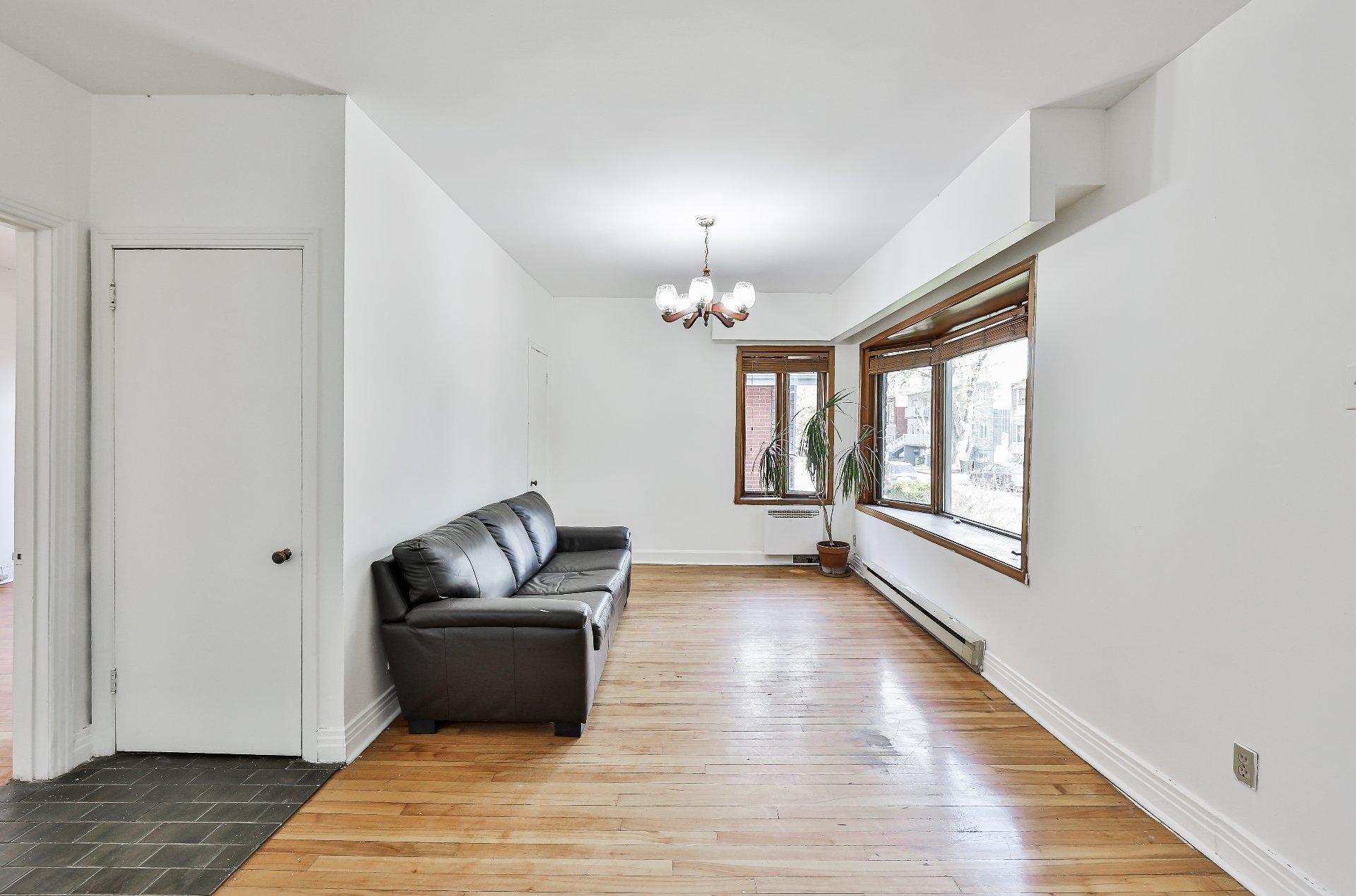 









11848Z


Av. Racette

,
Montréal (Montréal-Nord),







QC
H1G5J6

