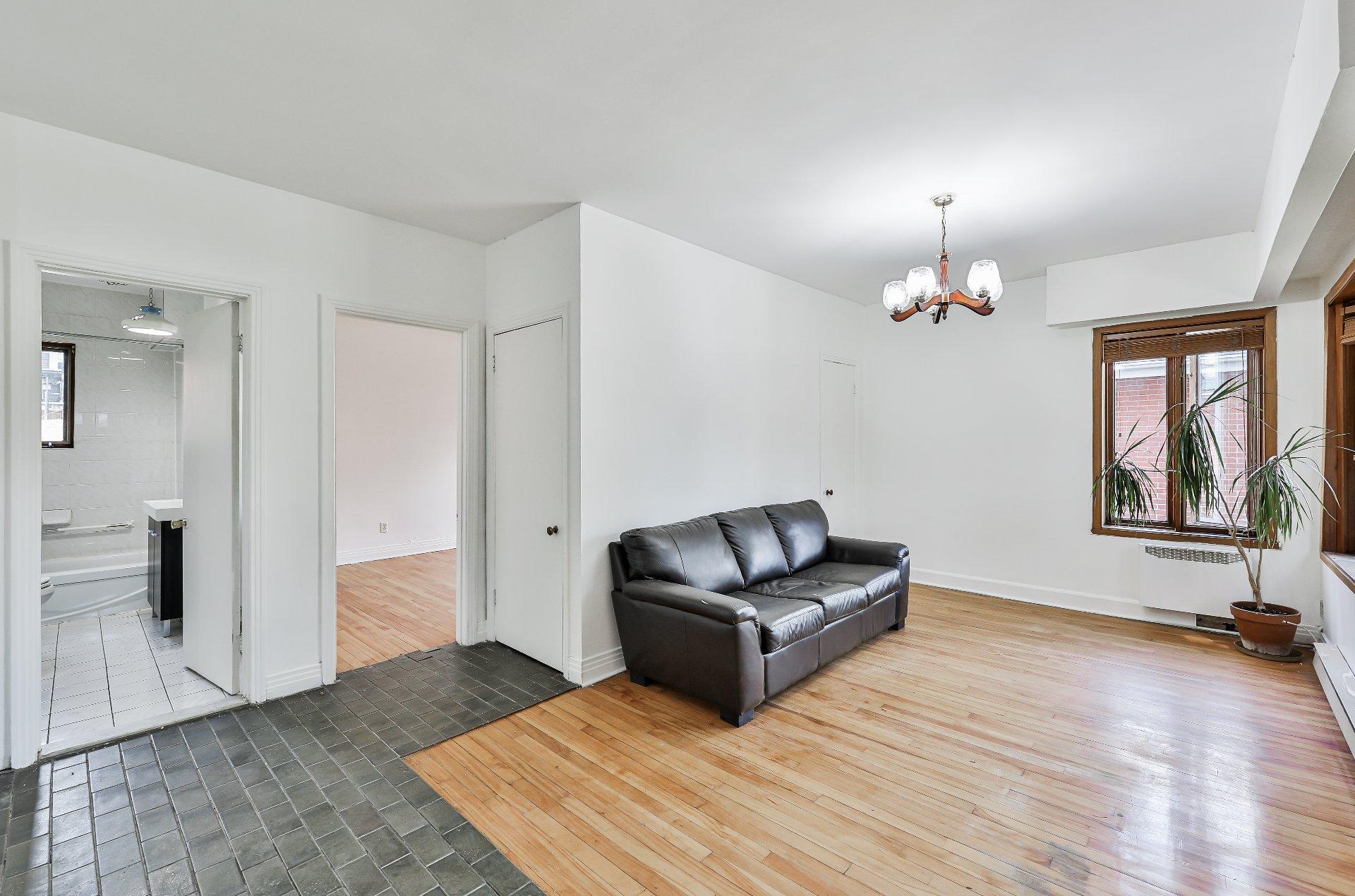 









11848Z


Av. Racette

,
Montréal (Montréal-Nord),







QC
H1G5J6

