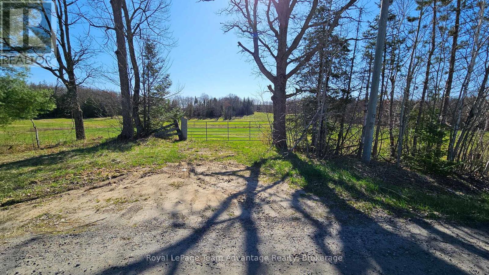 












77 LAKESHORE ROAD

,
McKellar,




Ontario
P0G1C0

