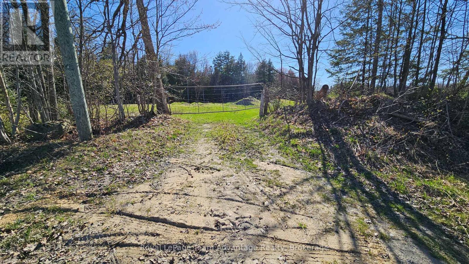 












77 LAKESHORE ROAD

,
McKellar,




Ontario
P0G1C0

