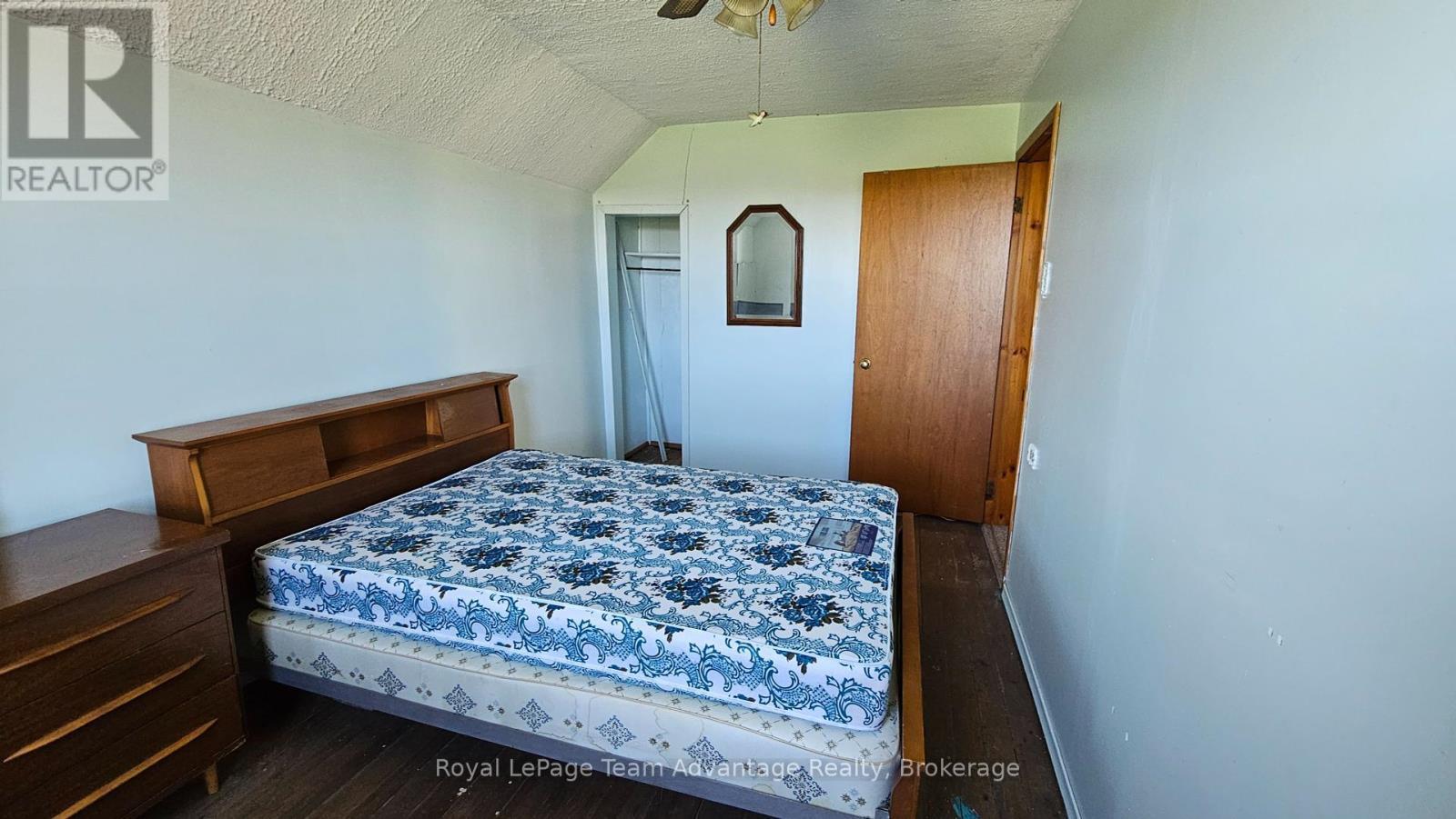 












77 LAKESHORE ROAD

,
McKellar,




Ontario
P0G1C0

