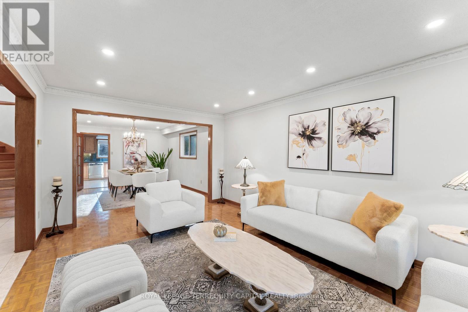 












136 VILLA PARK DRIVE

,
Vaughan,




Ontario
L4L3G7

