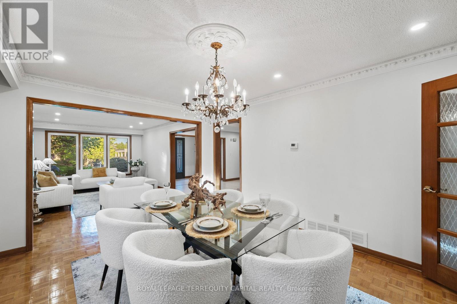












136 VILLA PARK DRIVE

,
Vaughan,




Ontario
L4L3G7


